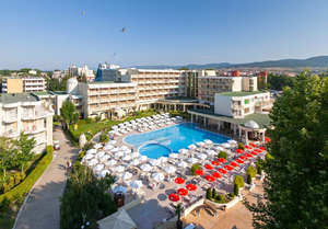 Нощувка на човек на база All Inclusive + басейн в ДАС клуб хотел, на 100 м. от плажа в Слънчев бряг