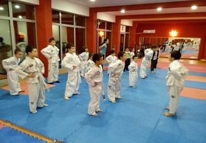Време за спорт! ТРИ тренировки по избор или месечна карта от спортна зала Тайгър Спорт