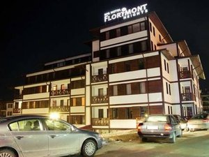 САМО 37 лв. за нощувка, закуска, вечеря, ТОПЪЛ басейн и СПА зона във Флоримонт Хайтс, Банско, на 50м от лифта. Деца до 12 год. - БЕЗПЛАТНО