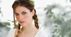 77% отстъпка за боядисване с боя на клиента, масажно измиване, възстановяваща маска, масаж с тоник против косопад, подстригване и сешоар само за 12 лв. вместо за 52 лв. от салон за красота Ст