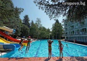 Нощувка, закуска, вечеря + басейн с 3 пързалки само за 26 лв. на ден през Юни в хотел Росица, Св.Св.Константин и Елена