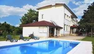 Релакс край Крушунските водопади! 2 или 3 нощувки със закуски за ДВАМА + басейн в къща Онгъл, с. Кърпачево