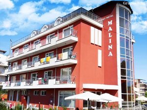 23.06-23.08 в хотел Малина, Приморско! Нощувка, закуска, обяд и вечеря + басейн на цени от 29 лв.