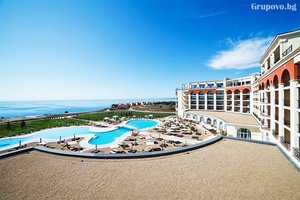 5 звезден All Inclusive през Юни в Балчик! 3 или 4 нощувки + шезлонг и чадър на плажа, басейни и СПА от хотел Лайтхаус Голф и Спа