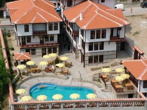 Автентична разходка в България в Етнографски ареален комплекс Златоград с 2 нощувки, 2 закуски и СПА процедура по избор само за 85.20 лв. на човек. 