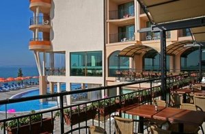 Почивка на море на ПЪРВА ЛИНИЯ и СОБСТВЕН ПЛАЖ в комплекс Sea Wind ****, кк. Слънчев бряг. Нощувка в напълно оборудвано студио само за 22.50 лв. на човек