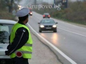 Монтаж на електронен модул, автоматично включващ и изключващ фаровете на автомобила. Ех, че послушни фарове само за 36 лв.!