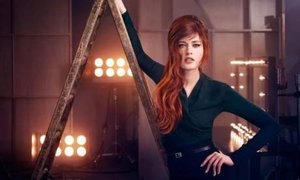 Hair Spa ритуал, масаж, измиване с продуките на Керастаз и сешоар от студио Алба Де Кринис!